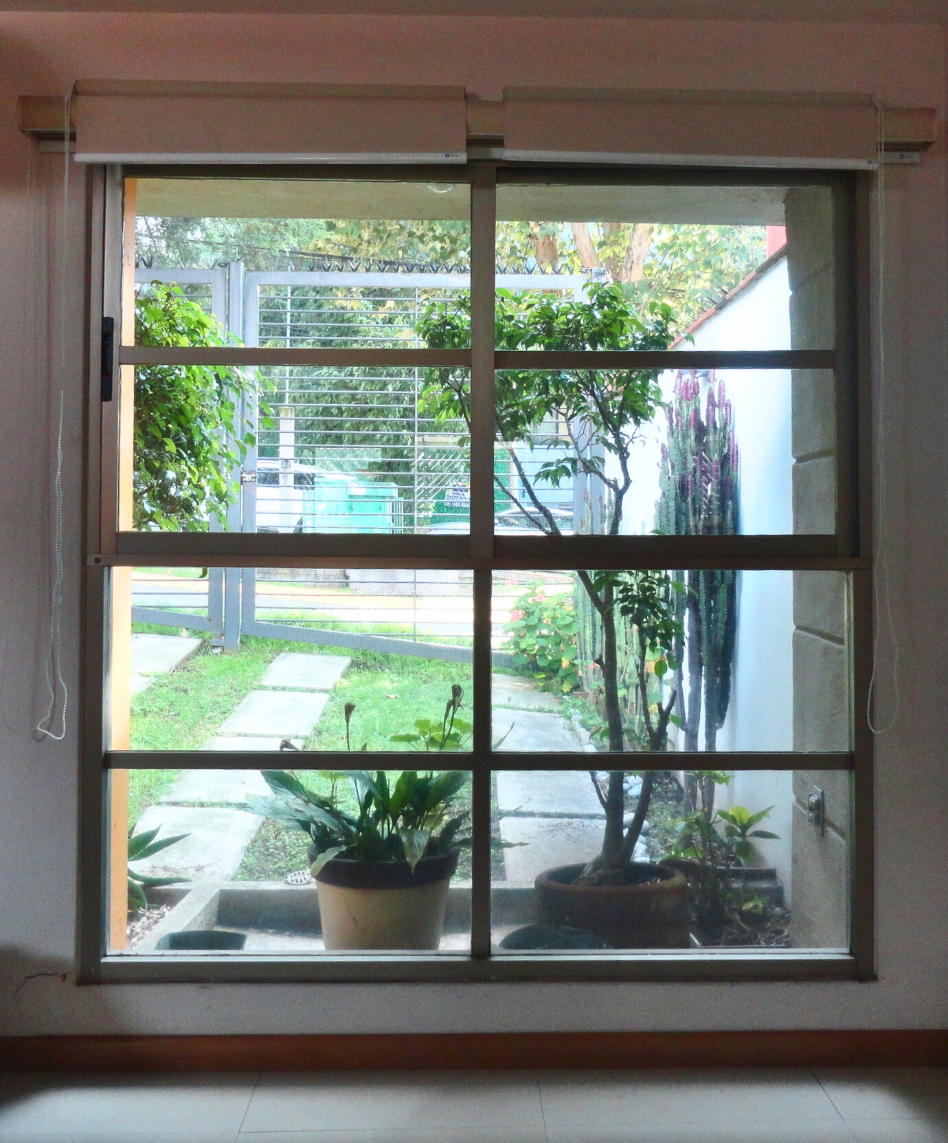 Easy Blind, Set de Persianas Enrollables Easyblind Cocktail Blo - Sand, Arena, Vinilo (PVC), 2016, Izquierdo; 89 cm ancho x 213 cm alto, Derecho; 87 cm ancho x 225 cm alto,  Peso: 8.4 kg por unidad igual a 16.8 kg total set.