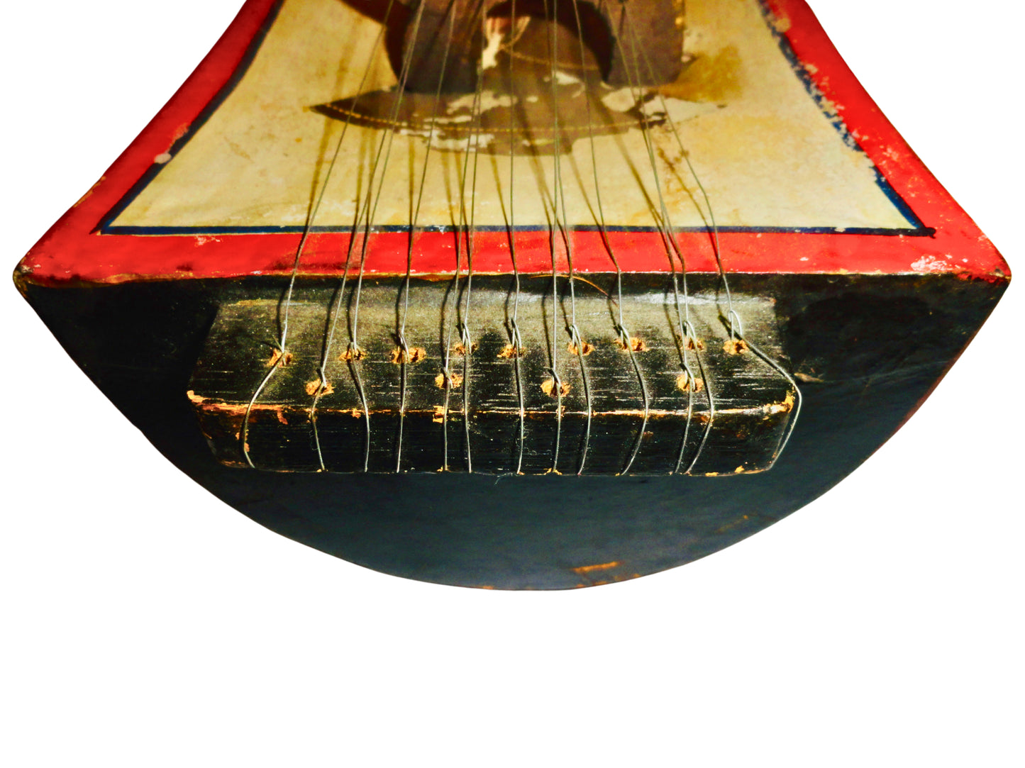Sarangi, Instrumento, Marrón y Amarillo, Madera y Piel, India S XX, Medidas: 42.5 cm largo x 13.4 cm ancho x 9.5 cm altura. Peso: 600 gr.