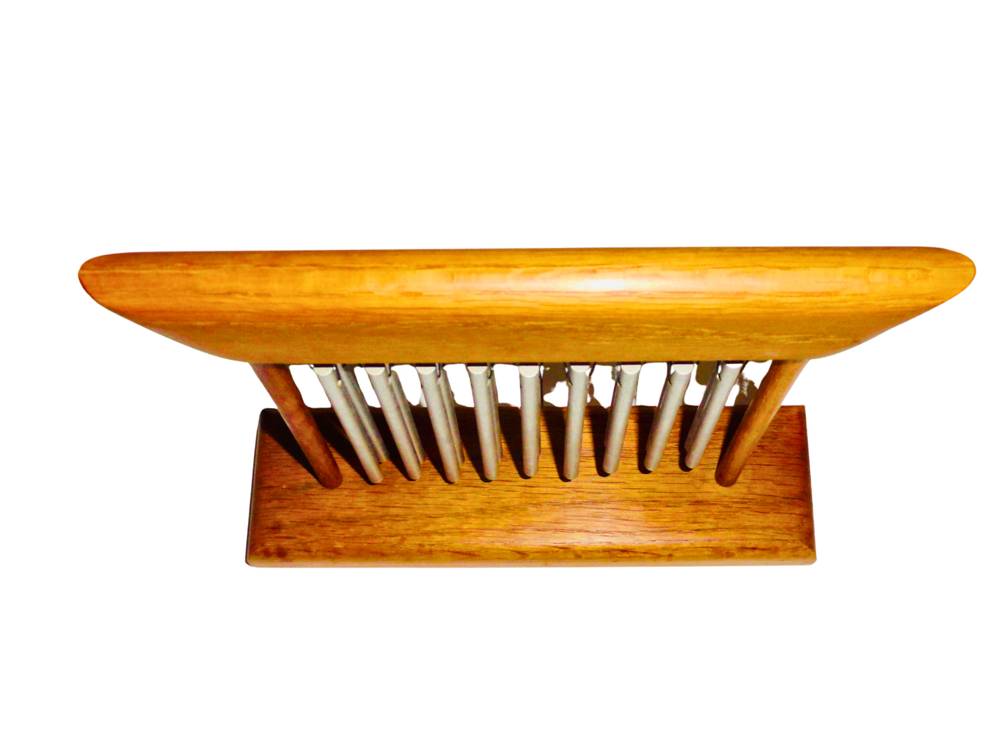 JW Stannard, Campanas de Lluvia,  Marron, Teca, USA MCM, 24.3 cm largo x 7 cm ancho x 22.5 cm alto, 450 g.