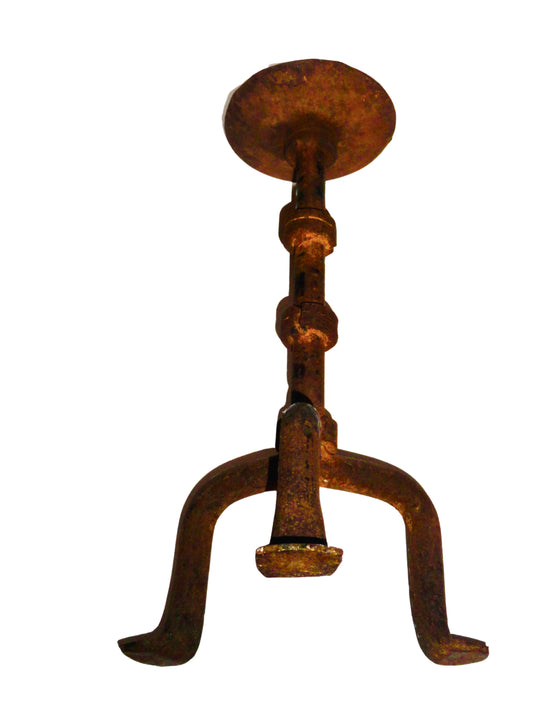 Genérico, Candelabro Portavelas, Marrón y Negro, Hierro Forjado, Mexico - S XX, 17 cm diámetro, 29.5 cm altura, 1.8 kg.