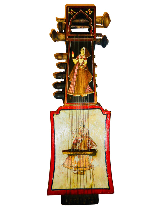 Sarangi, Instrumento, Marrón y Amarillo, Madera y Piel, India S XX, Medidas: 42.5 cm largo x 13.4 cm ancho x 9.5 cm altura. Peso: 600 gr.