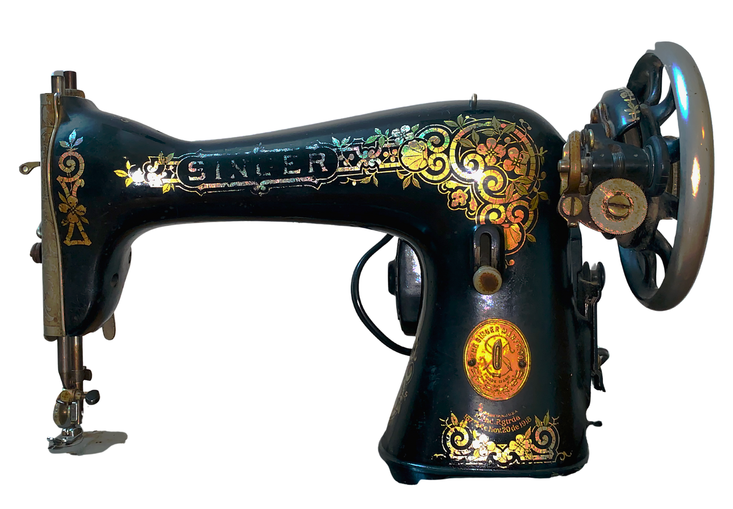 Singer, Maquina de Coser, Negro y Marrón, Hierro Fundido y Nogal, USA, 86 cm A x 41 cm P x  77 cm H, 40 - 45 kg. aproximadamente.